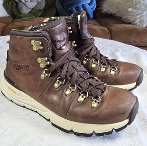 Danner Mountain 600